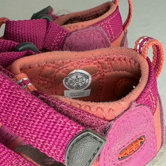 Keen Newport H2 Berry Fusion Pink Hiking Sandals size 8 - Picture 4 of 5
